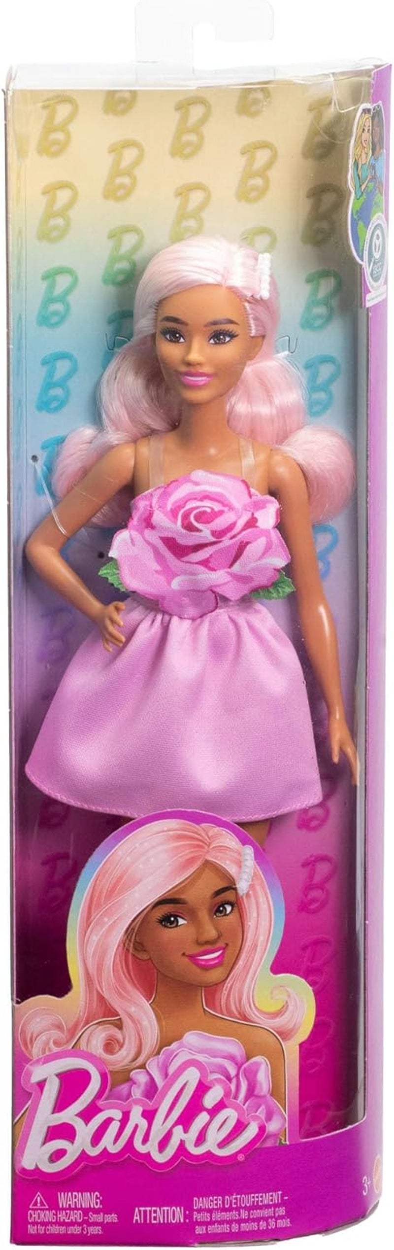 Păpușa Barbie Fashionistas nr. 238 cu păr roz pastel, rochie fără bretele cu corsaj roz, agrafă de păr cu perle și pantofi cu toc înalt și barete, HYT94