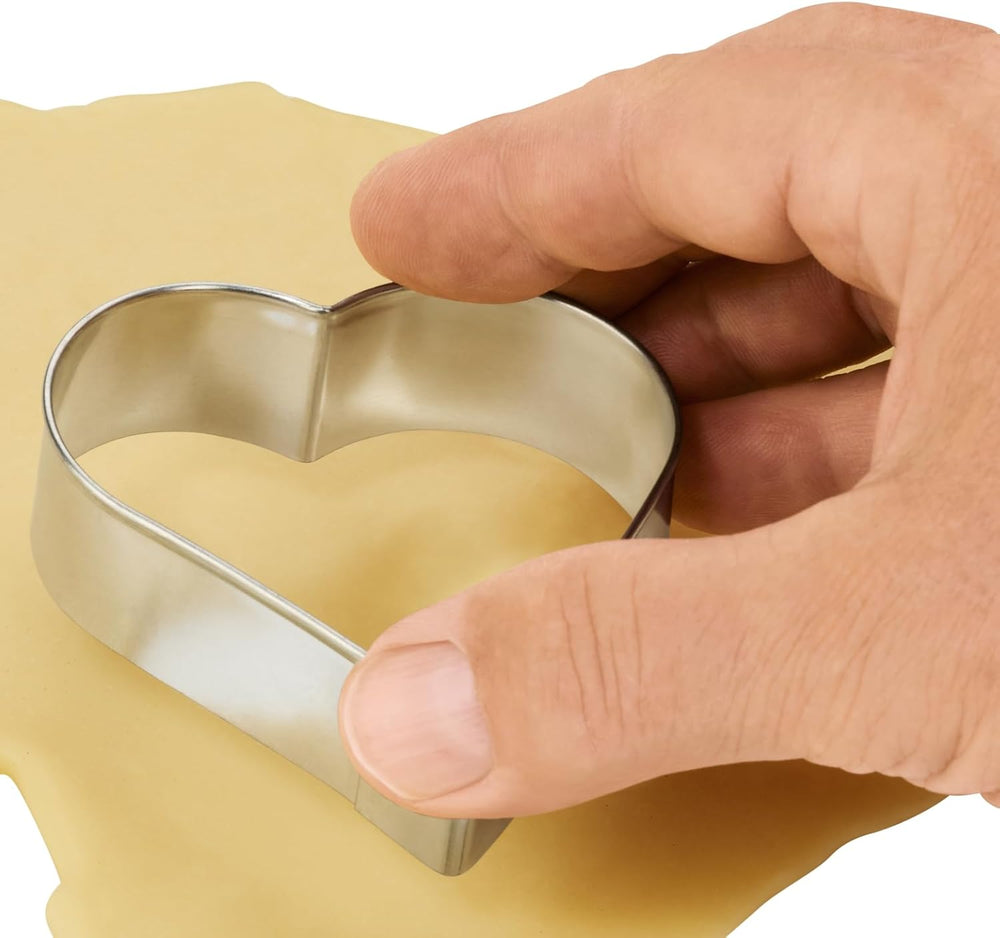 Lot de 9 emporte-pièces de Noël originaux Kaiser pour couper des biscuits, des biscuits et des fondants.