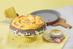 ORIGINAL KAISER Classic plus Obstbodenform 28 Cm, 28,4 X 28,4 X 3,5 Cm & Classic Mini Torteletts 6 Stück, Tartelette Förmchen 10 Cm, Tarteform Klein, Tortelettförmchen Antihaftbeschichte Moules et plaques de cuisson Naty Shop