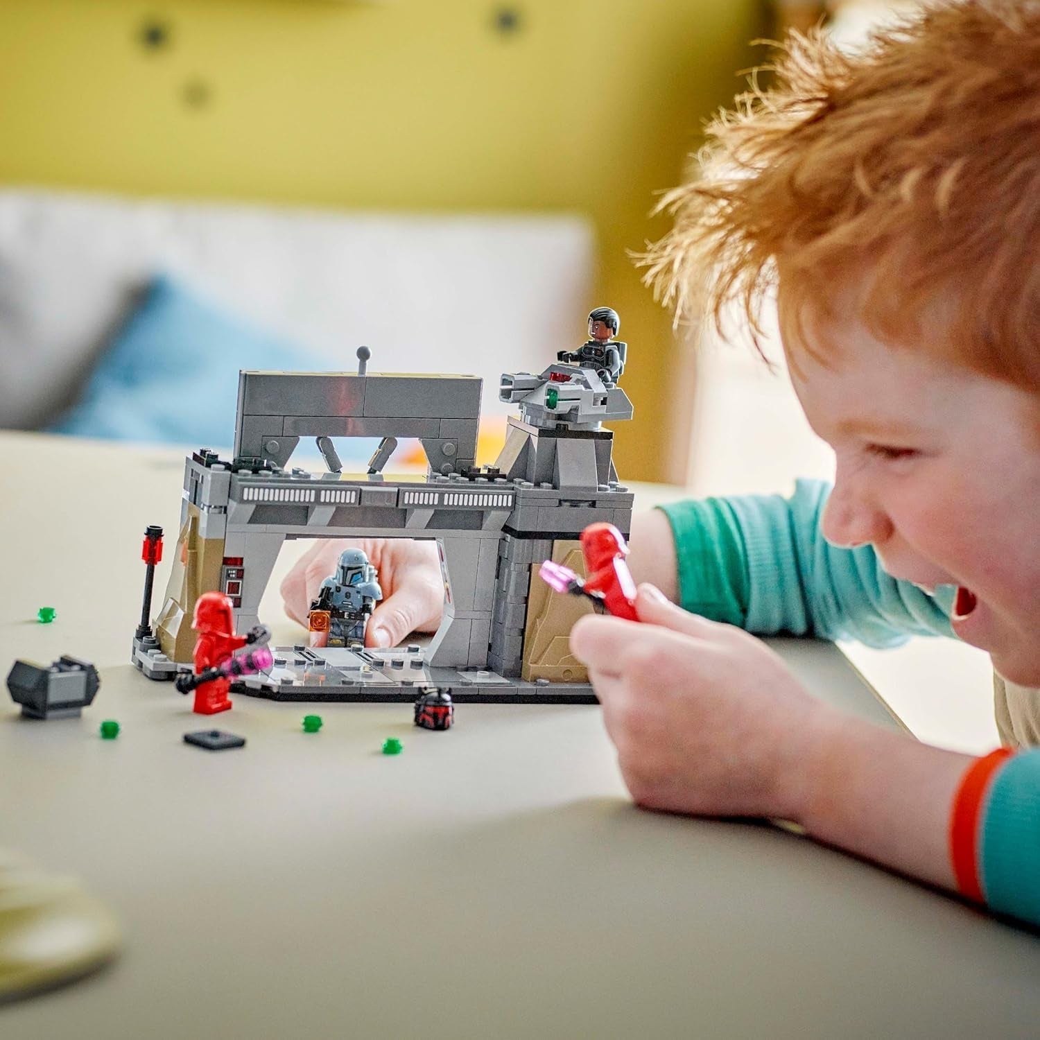 LEGO Star Wars : Le duel mandalorien entre Paz Vizsla et Moff Gideon, jouet de construction à collectionner pour enfants, idée cadeau pour garçons et filles créatifs de plus de 7 ans, jouet mandalorien 75386 Jeux de construction Beuche den LEGO-Store