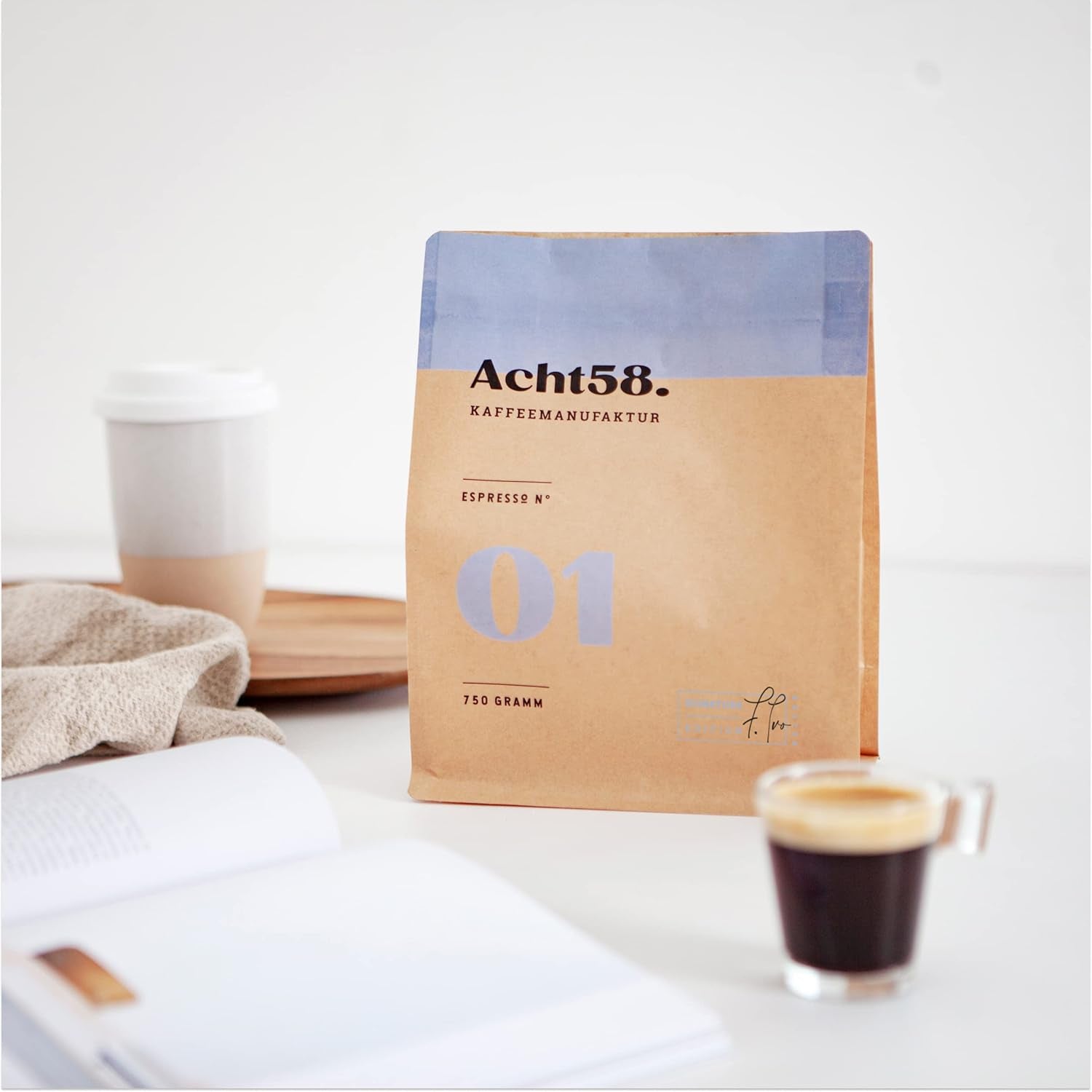 Espresso No. 1 – Mélange d'espresso classique avec 25 % de Robusta – Café en grains pour machines entièrement automatiques et porte-filtre – grains entiers – 750g