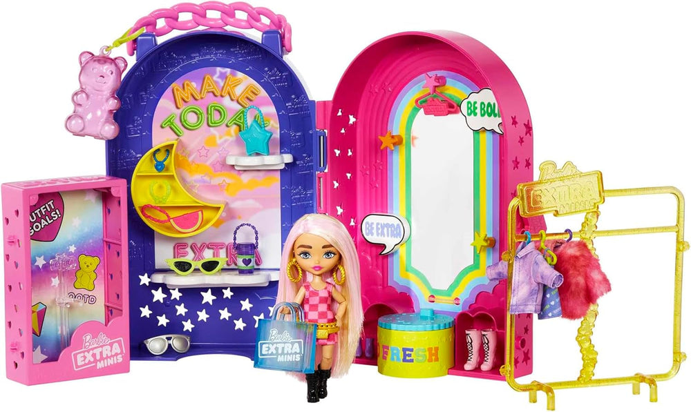 Barbie Extra Minis, blondem Pferdeschwanz, Goldener Krone, Ohrringen und Königinnengürtel, lila Diamanttasche, rosa Paillettenkleid, inkl. Barbiepuppe, Geschenk für Kinder ab 3 Jahren,HJK67