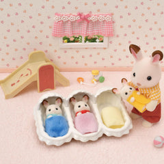 Sylvanian Families L5532 Erstausstattung für Drillinge - Puppenhaus Spielset