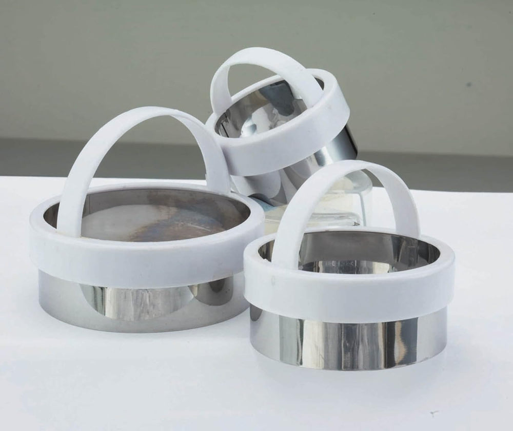 KitchenCraft Emporte-pièces ronds en acier inoxydable avec poignées en plastique, lot de 3 : 5 cm, 6 cm, 7,5 cm, empilables