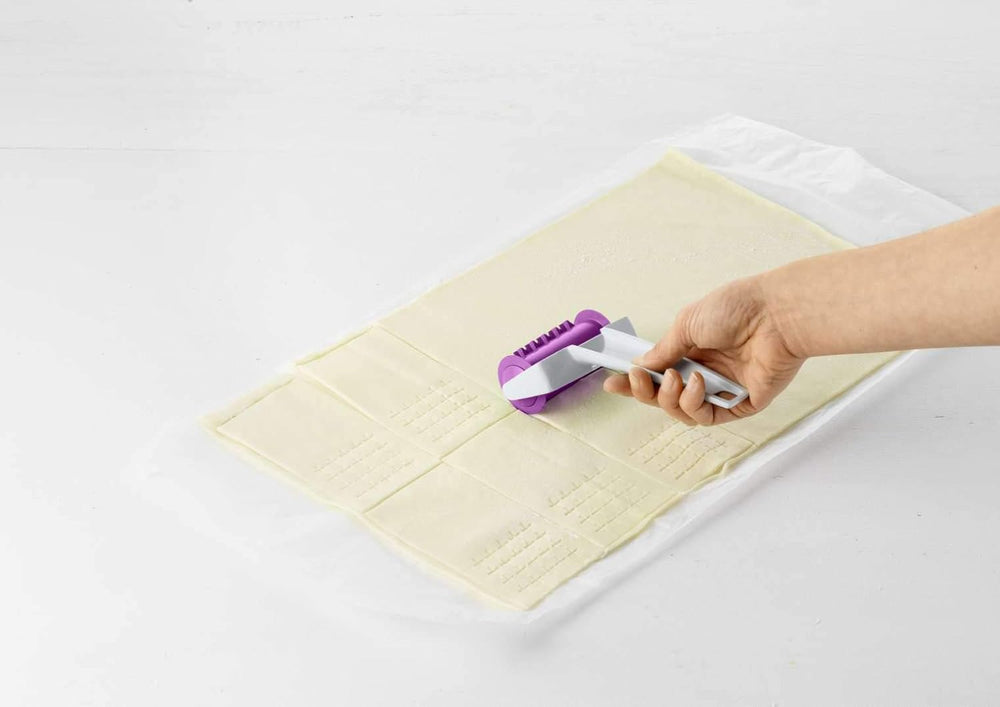 Betty Bossi Blind Stars Roller - Coupe-pâte pour créer des stores à motifs d'étoiles individuels avec un effet étonnant