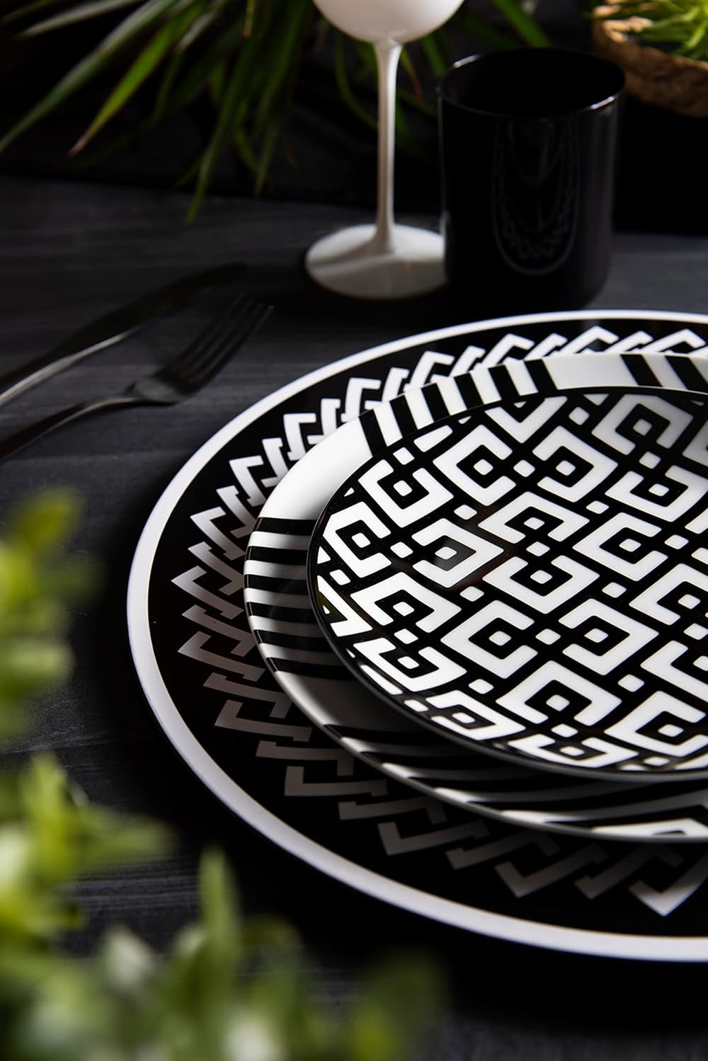 Excelsa Emily service de vaisselle, porcelaine, blanc/noir, 18 pièces