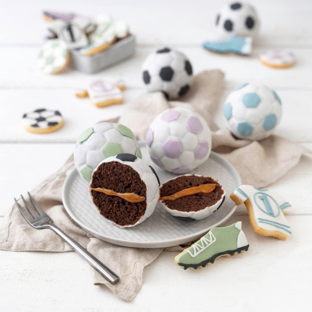 Zenker 12Er Muffinform – Muffinbackblech Für Muffins Und Cupcakes Aus Der Serie Soccer Baking– Hitzebeständiges 12Er Muffinblech Mit Antihaftbeschichtung, Schwarz Moules et plaques pour la pâtisserie Naty Shop