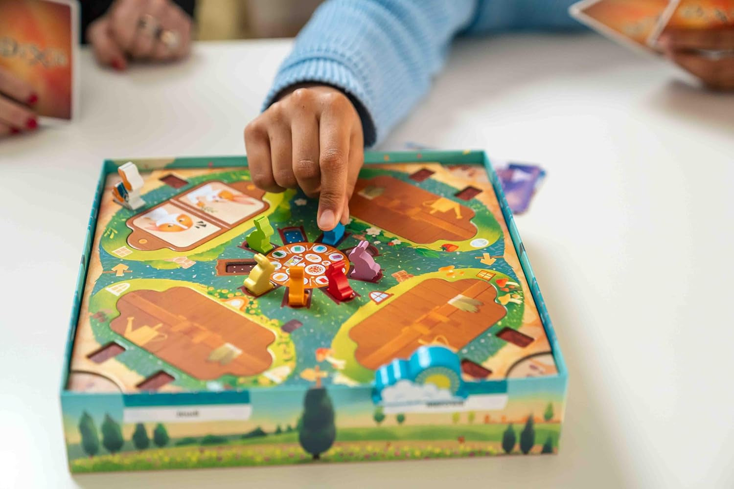 Asmodee Kids - Dixit Kids, jeu de société d'imagination et de fantaisie pour les enfants et toute la famille, cartes à jouer illustrées, 3 à 6 joueurs, à partir de 6 ans, 25 min, édition italienne