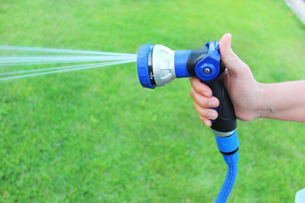 590078 – Jeu de tuyaux spiralés, bleu, 15 mètres (diamètre 9 mm) + pistolet multifonction avec 8 buses + filetage intérieur automatique avec adaptateur ¾-½ + 2 connecteurs rapides + support de suspension