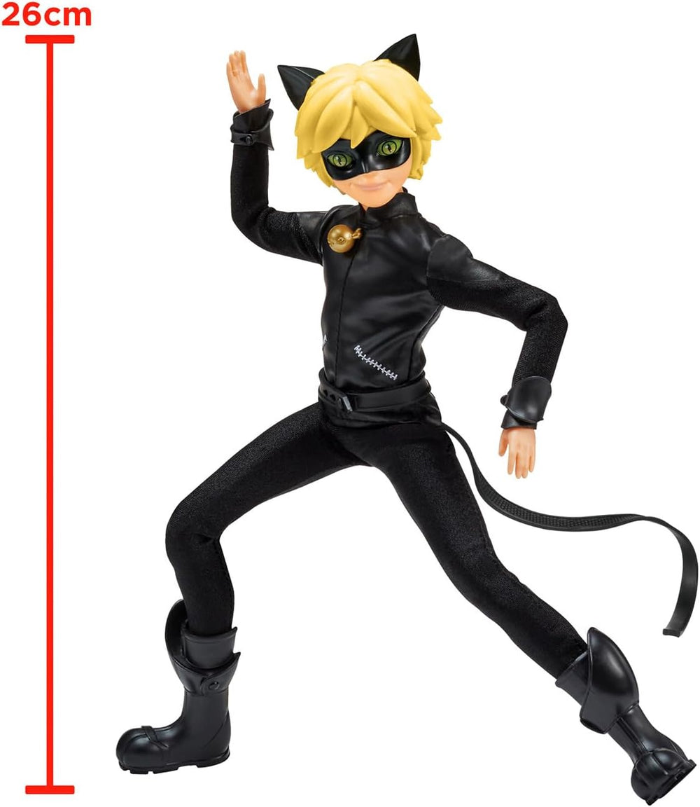 BANDAI - Miraculous Ladybug - Poupée mannequin 26 cm - Motan Noir - Sous licence officielle Miraculous - Poupée articulée Motan Noir - Jouet pour 4 ans et plus - P50002