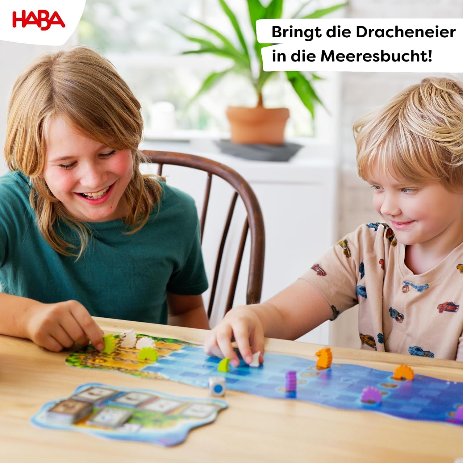 HABA Water Dragons - Jeu de dés et de stratégie pour enfants à partir de 5 ans - Jeu de société passionnant avec dragons et figurines en bois - Jeu familial pour 2 à 4 joueurs - 1307133001