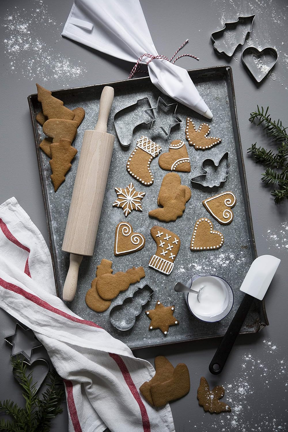 - Moule à biscuits - Forme maison - Moule à pâtisserie pour biscuits originaux - Pour anniversaires ou bien d'autres occasions - 7 cm - Découpe facile