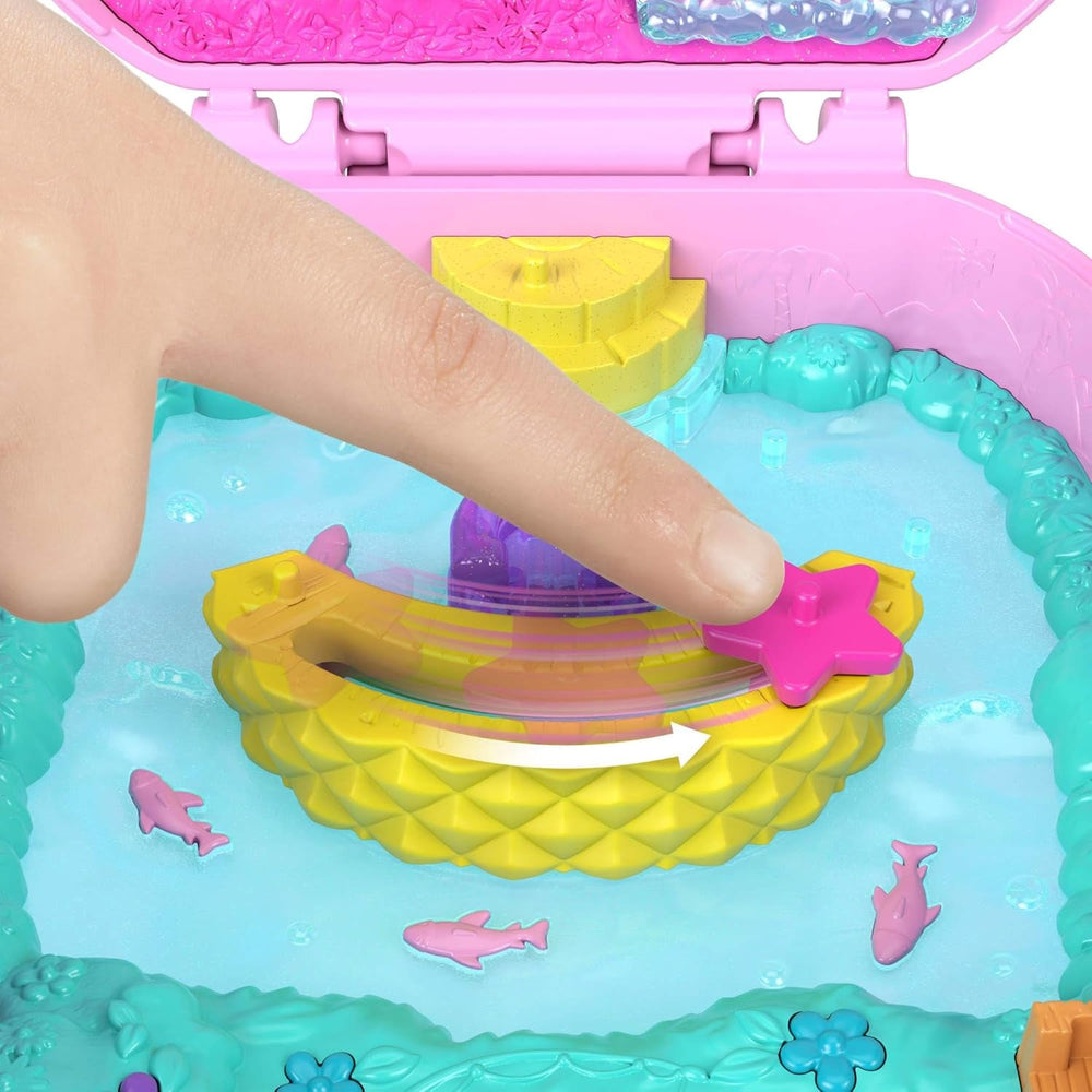 Polly Pocket Puppen und Spielset, Ananas-Äffchen-Schatulle, Reisespielzeug mit 1 Mikropuppe, Haustier, Hängematte und Zubehörteilen mit Obstmotiven, JKC49