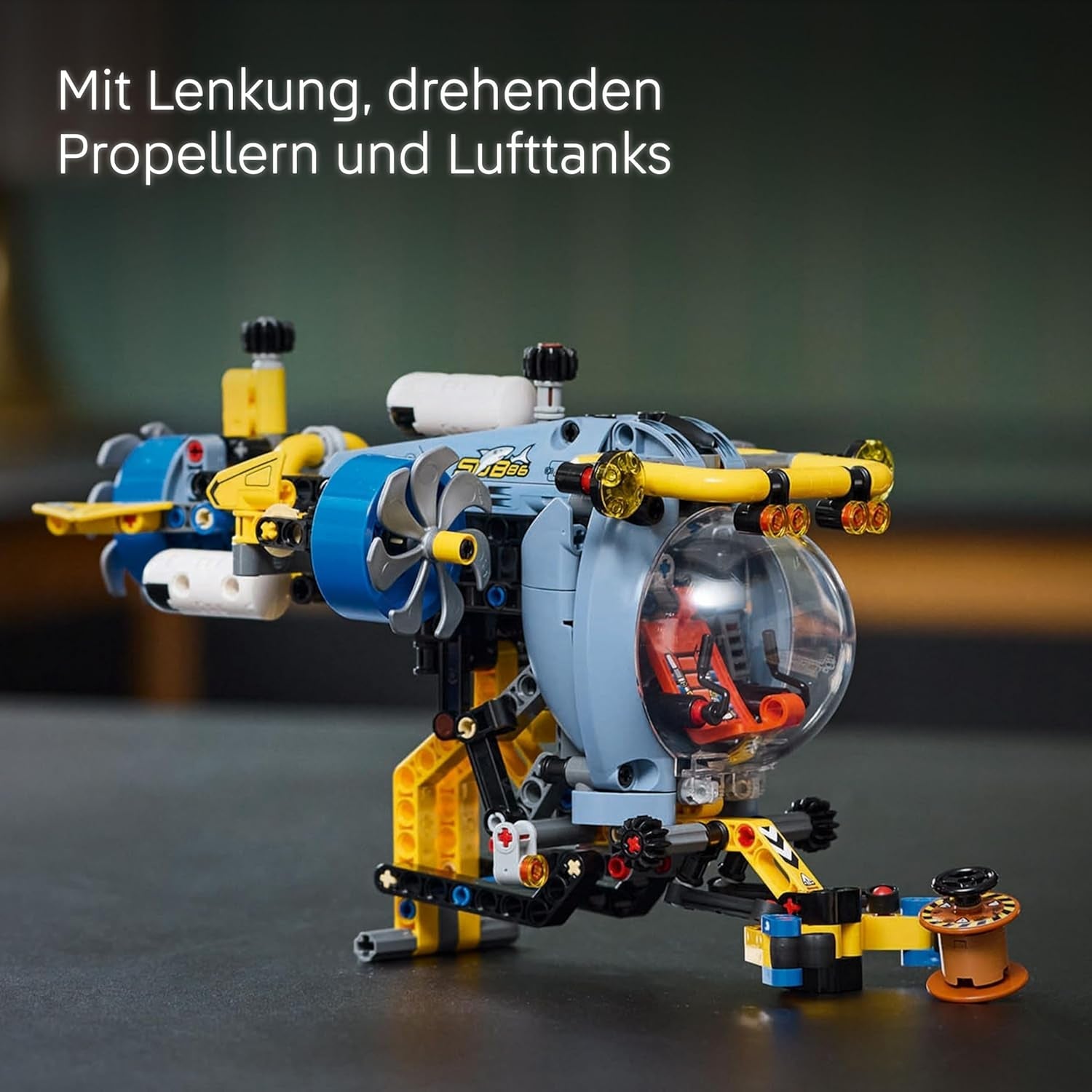 LEGO Technic Tiefseeforscher U-Boot Spielzeug, Bauspielzeug für Kinder, Jungen und Mädchen ab 9 Jahren, kreative Geschenkideen zum Geburtstag, baubares Fahrzeug, mit drehenden Propellern 42201