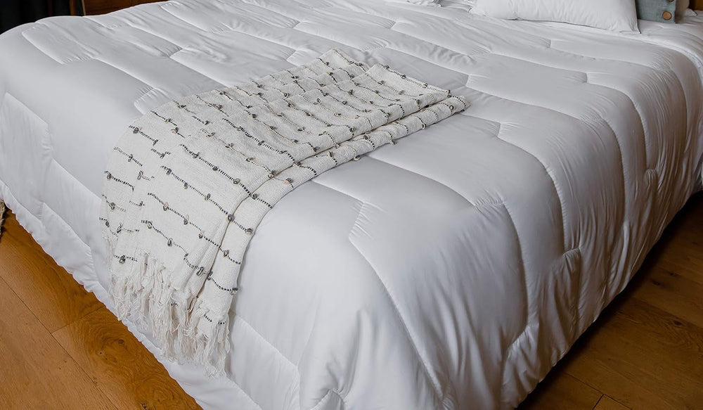 COLAS NORMAND Couette anti-acariens et antibactérienne, légère, 200 X 200 cm, effet longue durée, hygiène parfaite, microfibre, douce et confortable, lavable, française, blanc 53130248 Naty Shop Couettes et Couettes