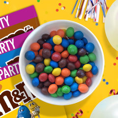 Chocolat M&M's Grand paquet, lentilles croustillantes au chocolat avec glaçage au sucre coloré, mélange de fête, 1 x 800 g, bonbons sur le thème du football américain