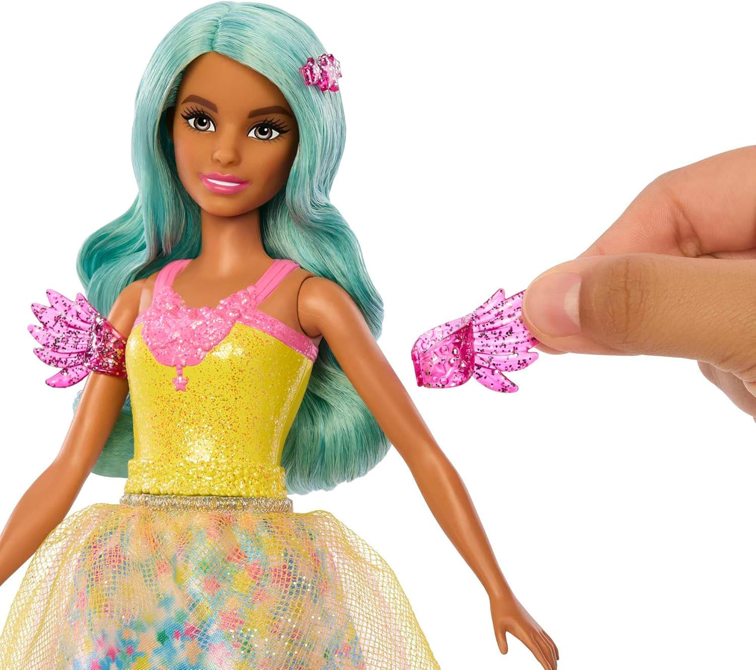 Barbie Hidden Magic - Poupée Teresa avec tenue de fée, cheveux ondulés et peigne pour une coiffure amusante, à partir de 3 ans, HLC36