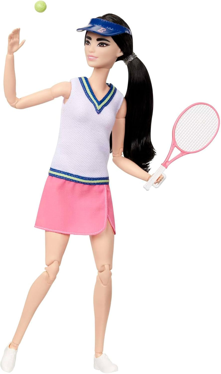 Barbie Made to Move - Jucătoare de tenis cu rachetă și minge - Păpușă cu 22 de articulații pentru o distracție realistă în timpul jocului, pentru fanii tenisului și copiii cu vârsta de 3 ani și peste, HKT73 Papusi Naty Shop