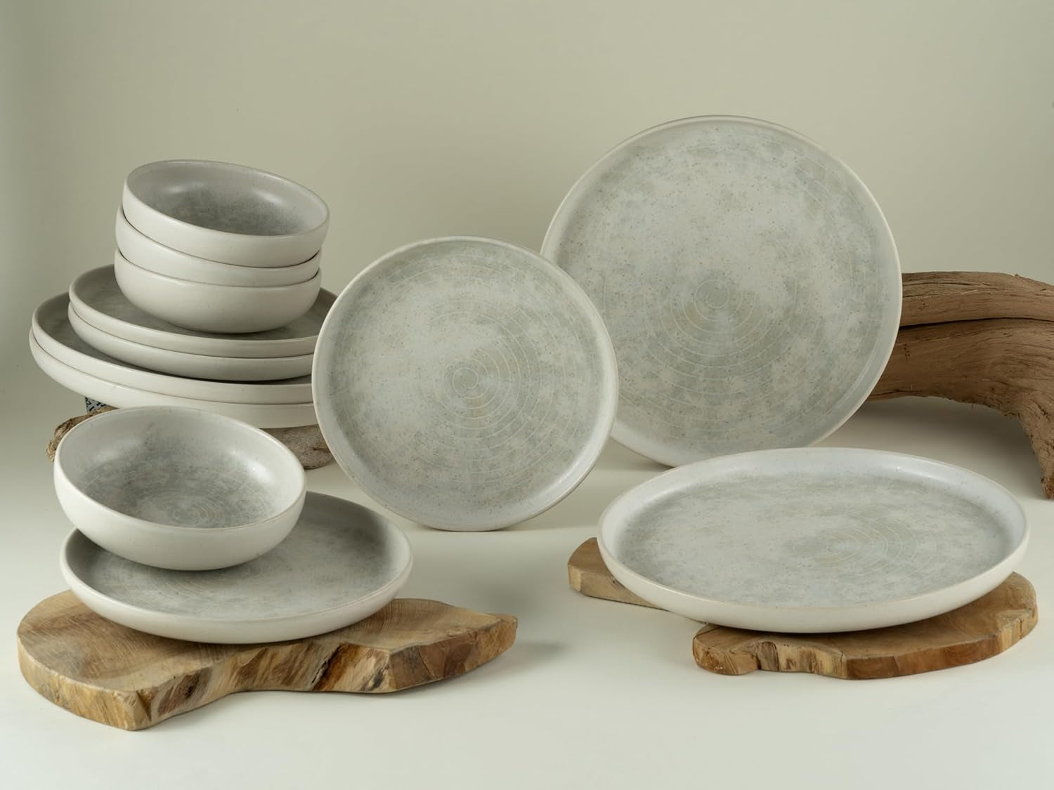 CreaTable, 23714, série Uno Athena, service de table 12 pièces pour 4 personnes, service d'assiettes en porcelaine, passe au lave-vaisselle et au micro-ondes, fabriqué au Portugal