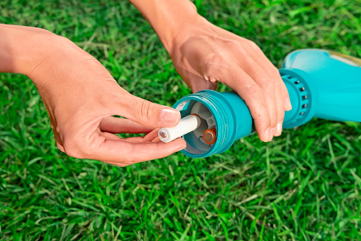 Nettoyeur de piscine à batterie Bestway AquaTech 150 cm