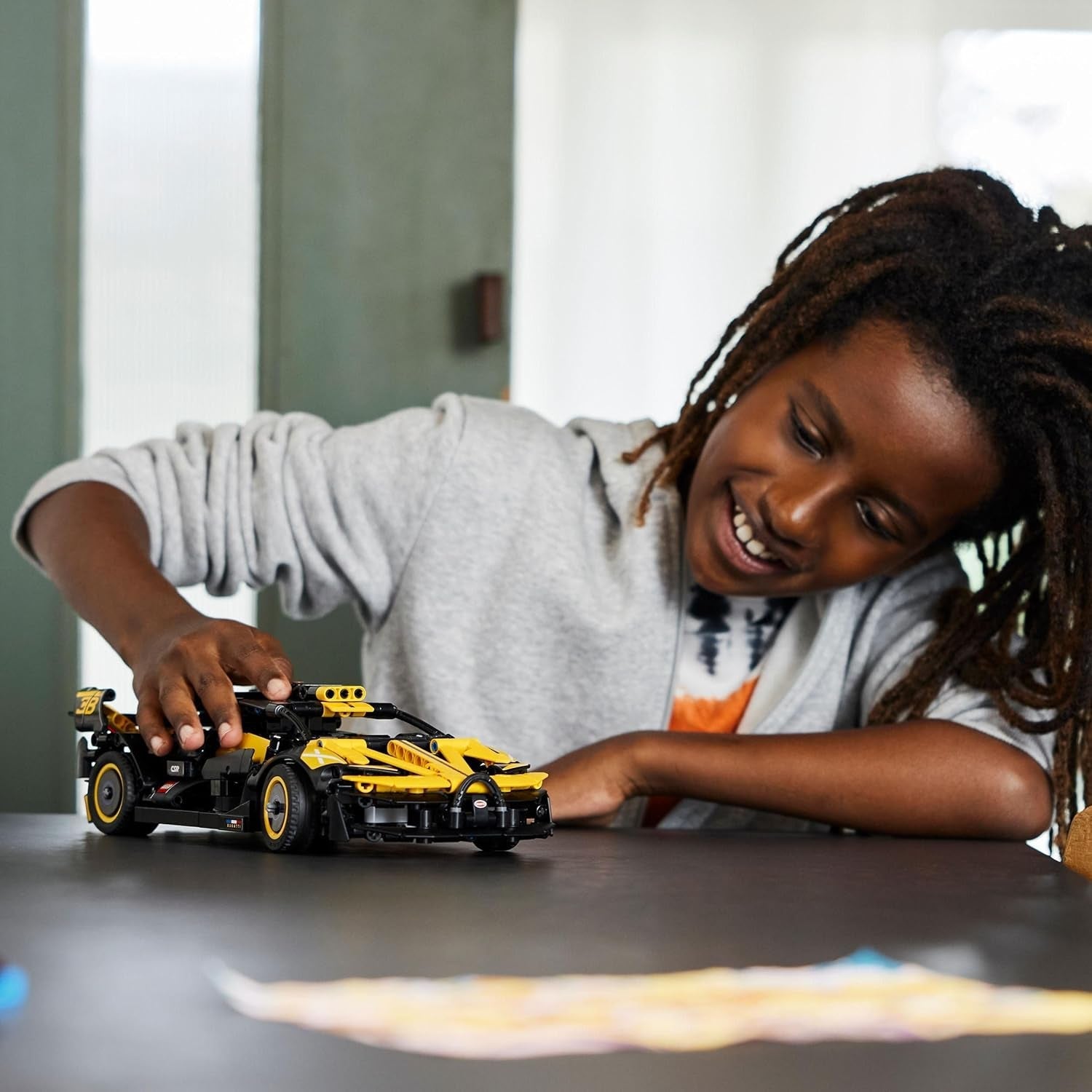 LEGO Technic Bugatti-Bolide, Auto-Modellbausatz, Sportwagen-Spielzeug, ikonisches Auto Set zum Sammeln, Bauspielzeug ab 9 Jahren 42151