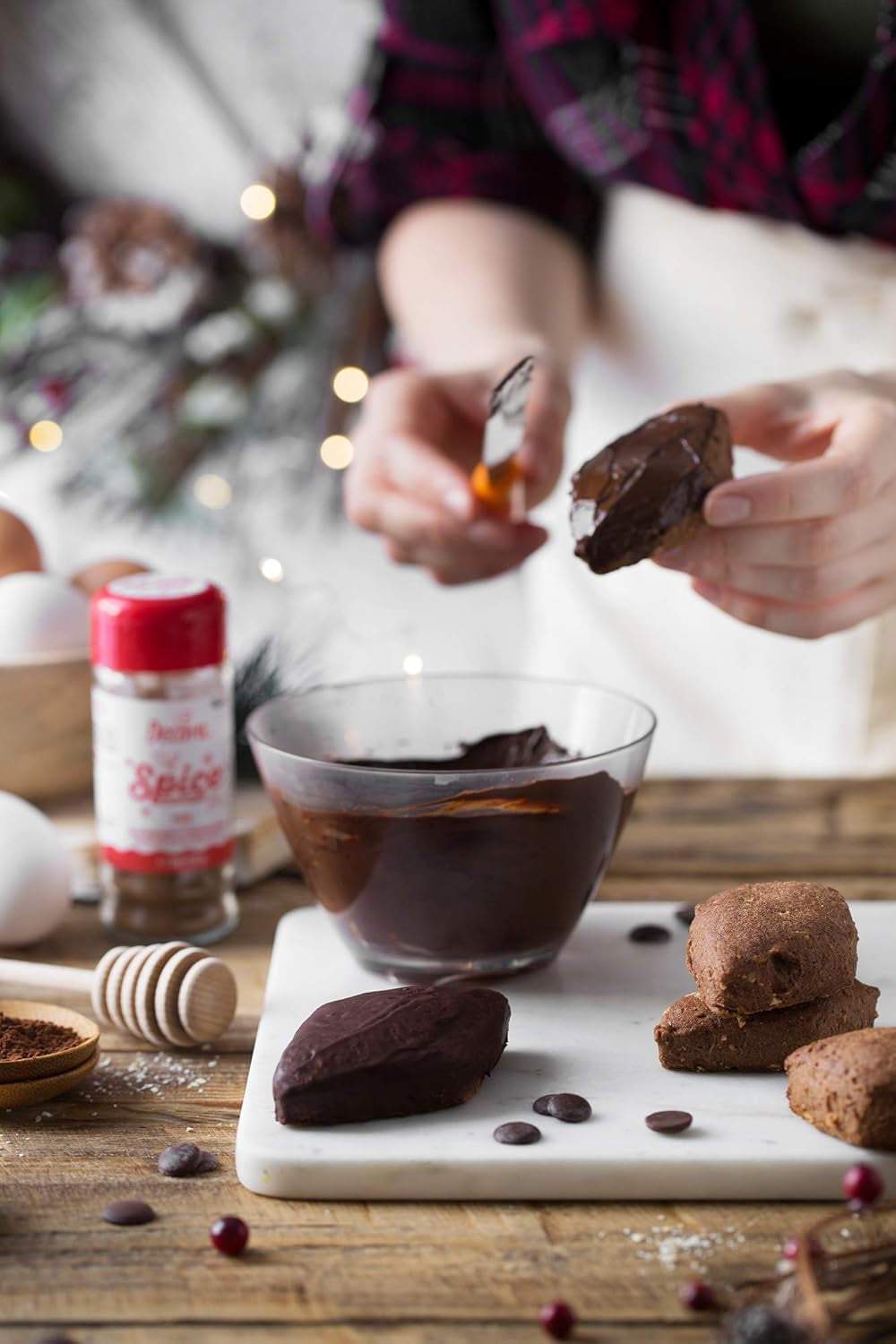 0255085 5 MOULES À FROMAGE MOSTACCIOLO EN PLASTIQUE, 15x9x4 cm, MARRON