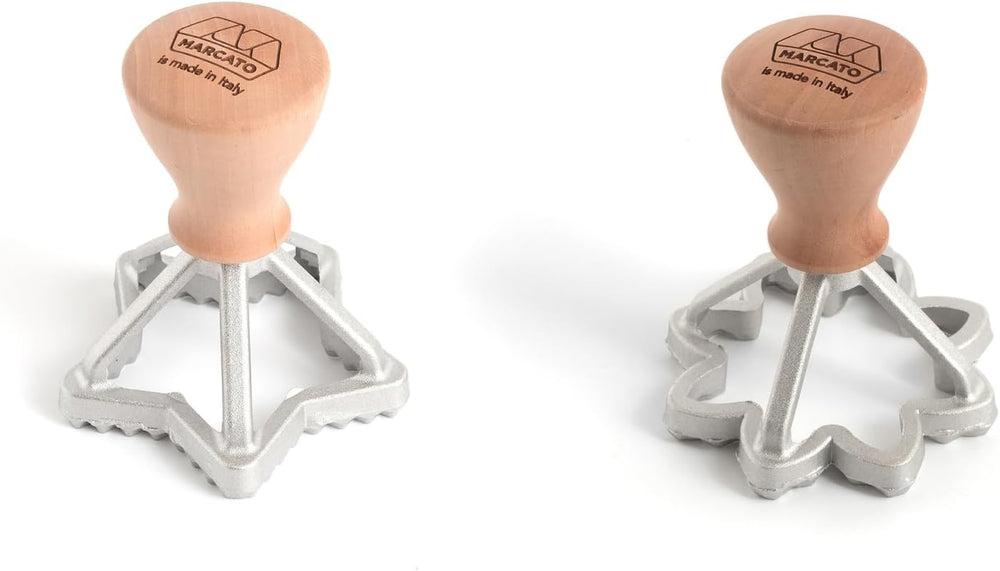 MARCATO Ensemble de moules à raviolis et biscuits, machine à raviolis, moule à biscuits, bois massif et fonte, fabriqué en Italie, forme étoile 65 mm + forme fleur 70 mm