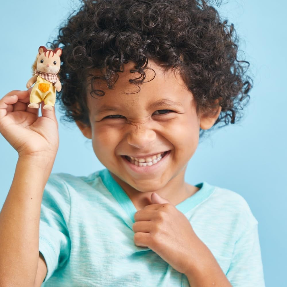 Sylvanian Families L4172 Famille d'écureuils en noyer - Figurines de maison de poupée