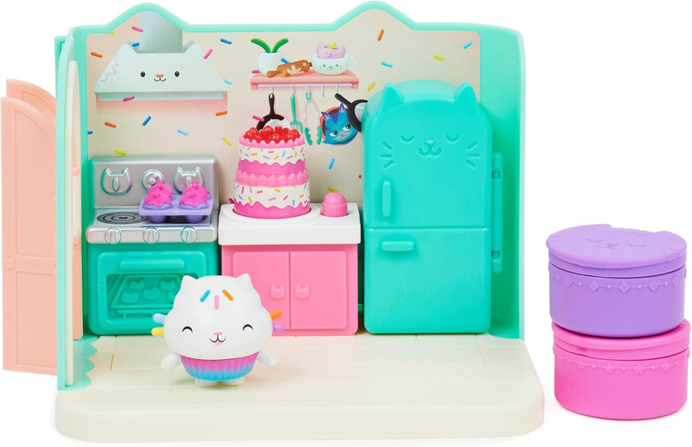 MAISON DE POUPÉES GABBY'S DREAMWORKS - Chambre Deluxe, Confiserie Cakey, Cuisine Kuchi (roumain : Cakey), 3 meubles et 2 boîtes surprises avec accessoires, adaptés aux enfants âgés de 3 ans et plus