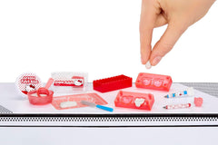 MGA's Miniverse Make It Mini Hello Kitty and Friends Serie 3 – Mini-Sammlerstücke, Sanrio, Retro-Schreibwaren-Nachbildungen, Basteln, DIY, für Sammler und Kinder ab 8 Jahren