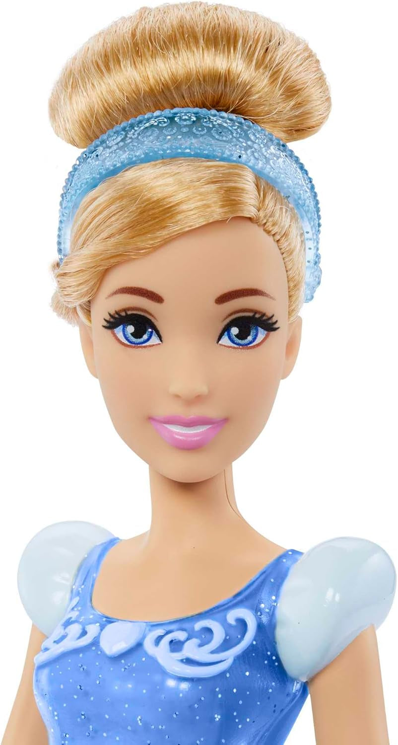 Mattel DISNEY Poupée mobile Princesse Cendrillon avec robe scintillante, chaussures amovibles et diadème, cheveux coiffables pour s'amuser en coiffure, 3 ans et plus, HLW06 Naty Shop Dolls