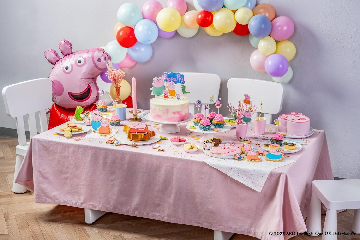 Dr. Oetker Peppa Pig Emporte-pièces à gaufrer – Ensemble de 4 pièces pour une pâtisserie créative, facile à utiliser – Parfait pour les biscuits et le fondant, durable et passe au lave-vaisselle