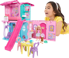 Maison de poupée Barbie Chelsea avec plus de 15 accessoires, maison pop-up s'étendant jusqu'à plus de 42 x 33 cm avec 5 aires de jeu et un toboggan, avec une petite poupée et un chien, JFW49