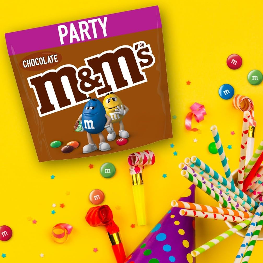 Chocolat M&M's Grand paquet, lentilles croustillantes au chocolat avec glaçage au sucre coloré, mélange de fête, 1 x 800 g, bonbons sur le thème du football américain