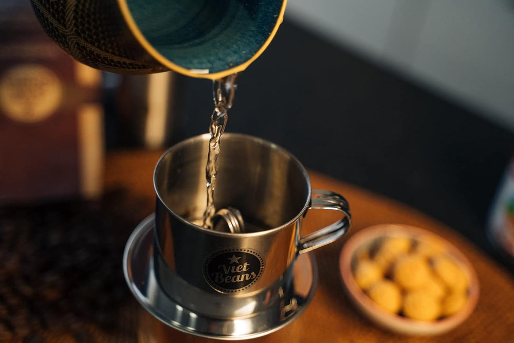 VietBeans 100% Arabica Whole Kaffeebohnen - Espresso Beans säurearm - Fruchtiger Hochlandkaffee mit Nebennote Karamell und Honig - Leicht bittere Süße - 250g