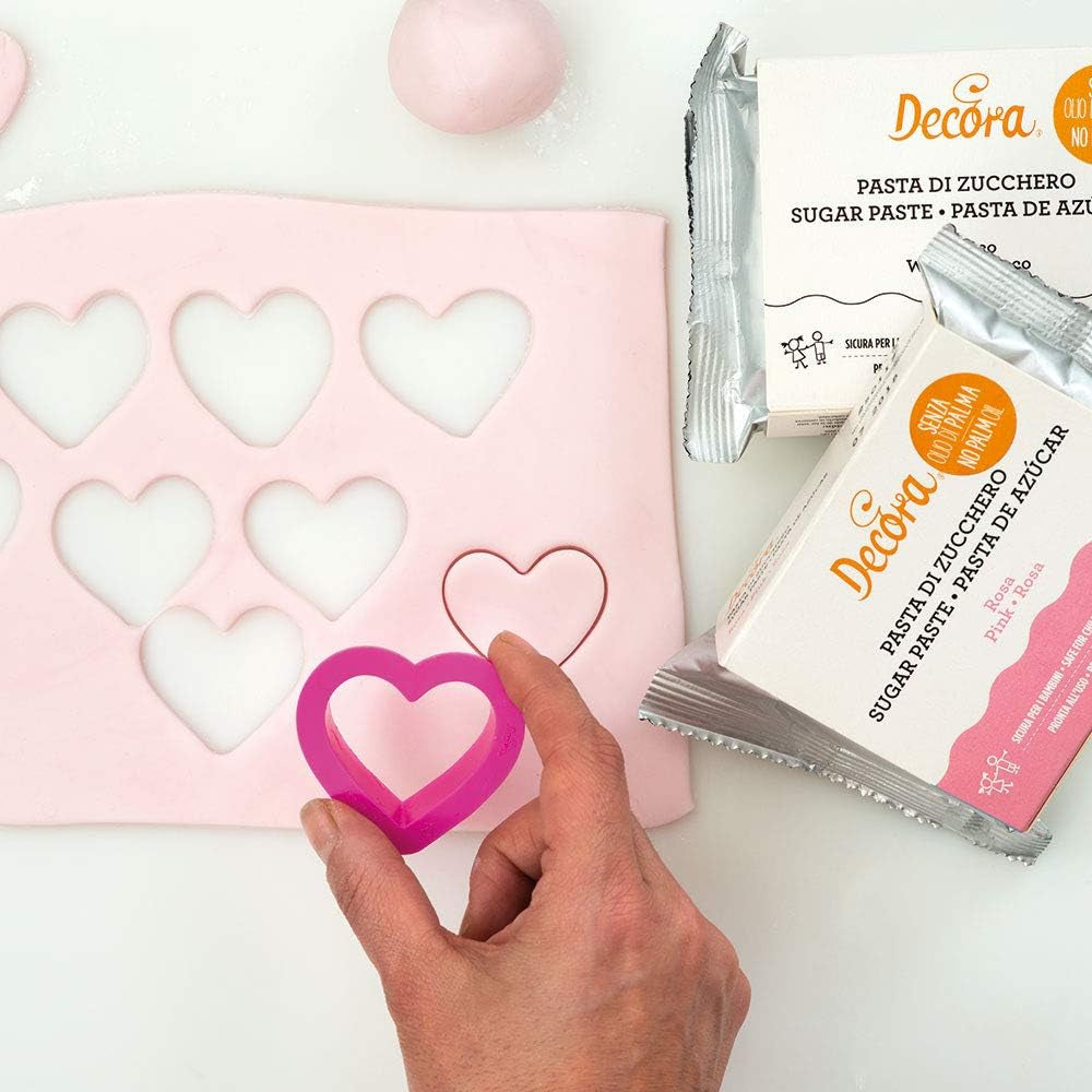 0255305 Jeu d'emporte-pièces en forme de cœur, lisses, 4 pièces, 4-5,5-7-8 cm, 2,2 cm de hauteur, rose