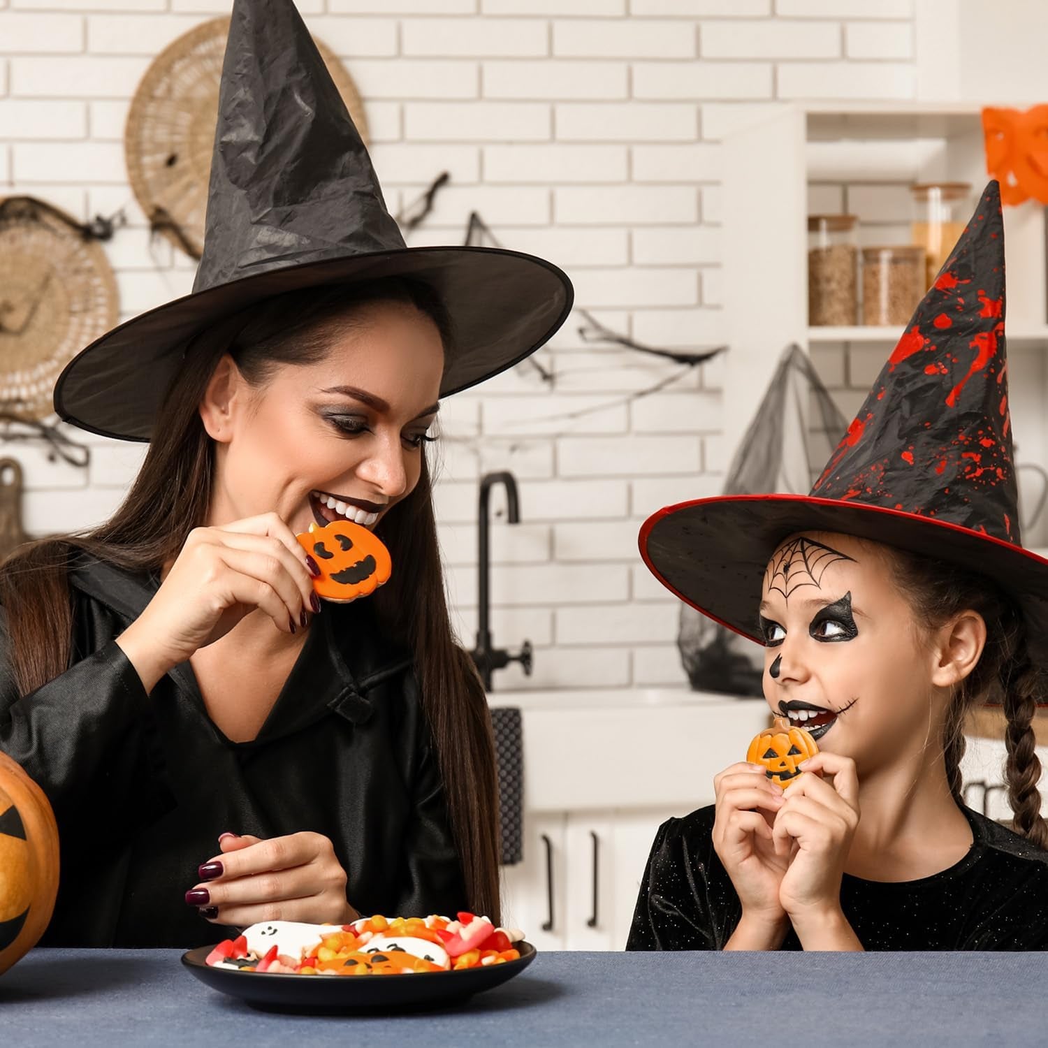 dekora - Set d'emporte-pièces Halloween pour enfants - 2 emporte-pièces en métal : Citrouille et Lilas - Emporte-pièces et emporte-pièces - Idéal pour décorer des citrouilles et des bonbons d'Halloween entre 6 et 9 cm