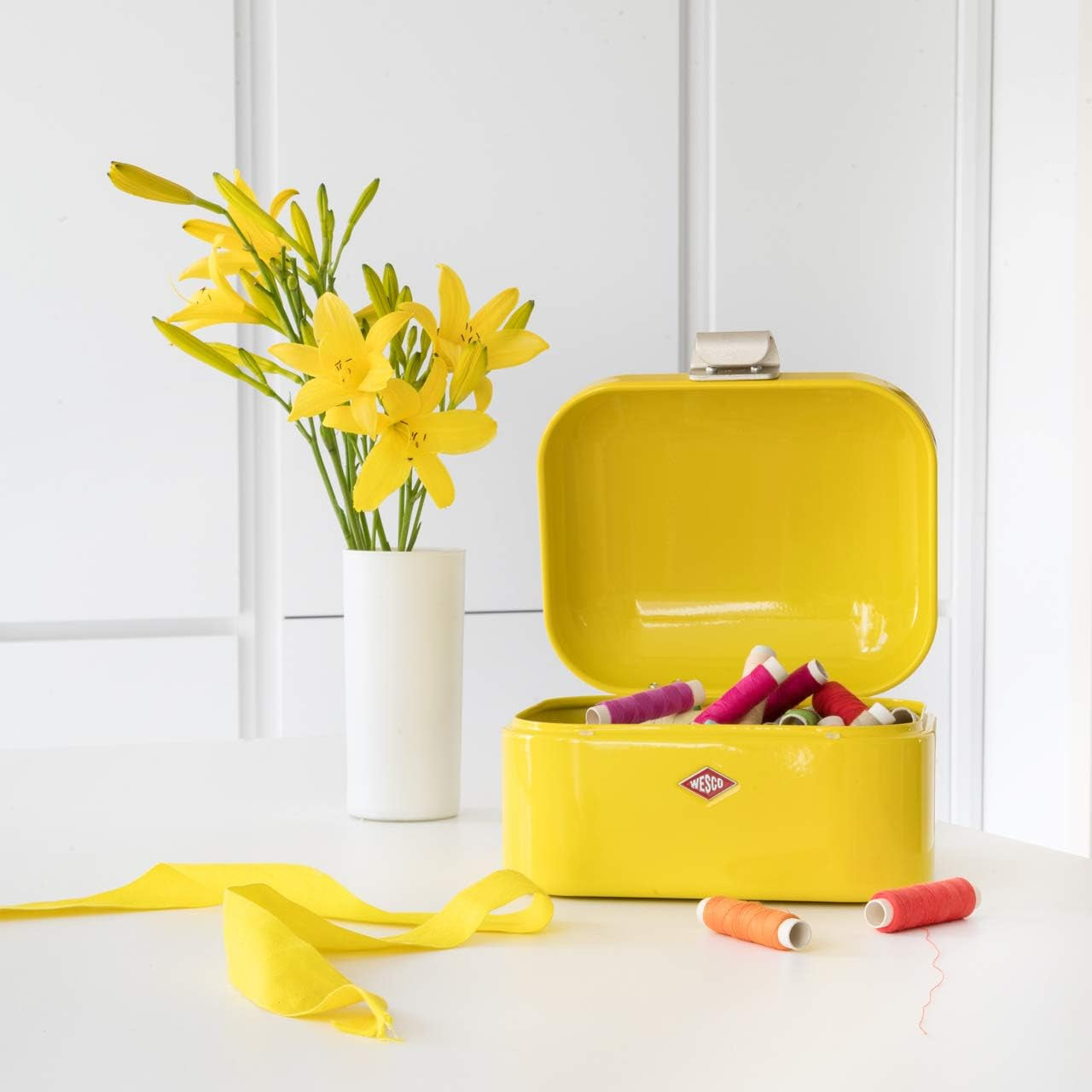 Wesco 235 001 Mini corbeille à pain Grandy 17 x 18 x 12 cm (L/l/H) rose, acier inoxydable Boîtes de conservation alimentaire Naty Shop