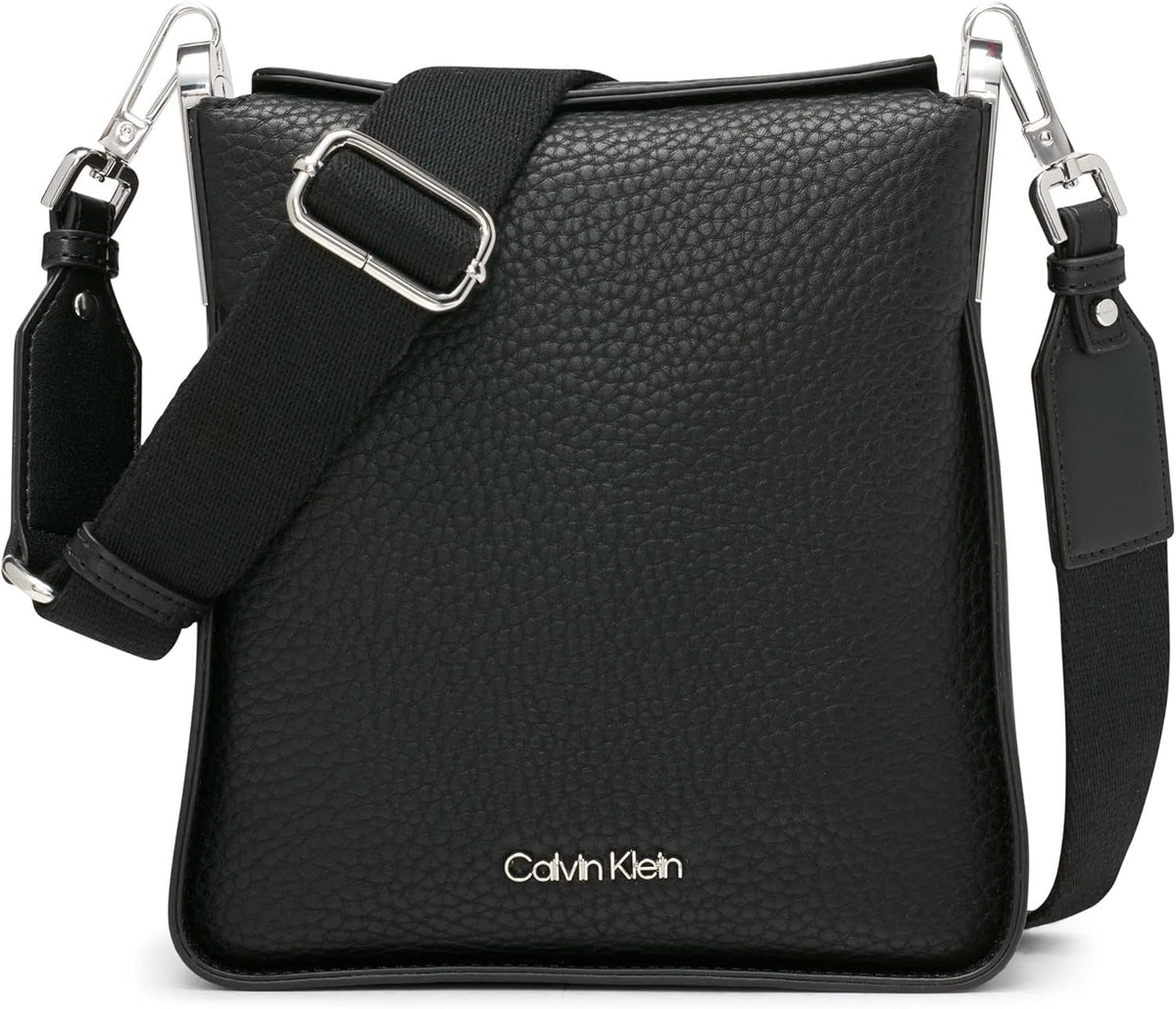 Calvin Klein, le sac à bandoulière Klein Fay North/South Naty Shop Sacs pour femmes Couleurs noir / argent