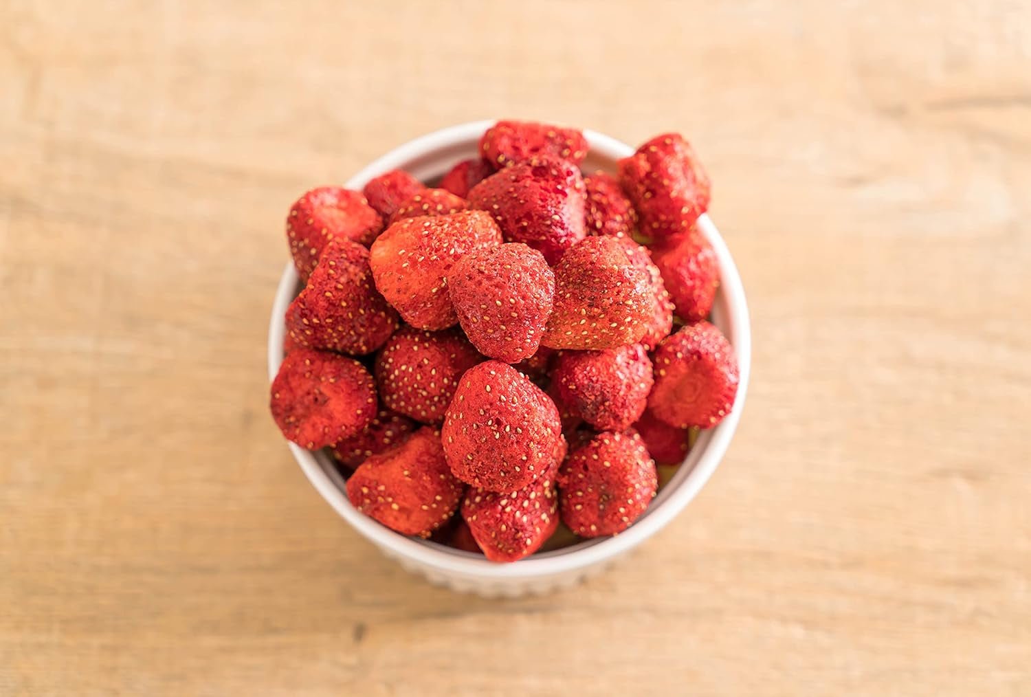 Căpșuni întregi liofilizate 100g - Fructe liofilizate - Fructe uscate liofilizate - Căpșuni uscate - Perfect pentru coacere, decorarea prăjiturilor, gustări, muesli și deserturi Produse deshidratate Naty Shop