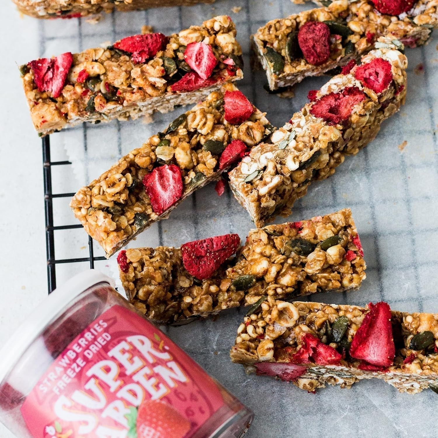 Fraises lyophilisées Super Garden | Fruits lyophilisés délicieux et 100% purs | Fraises entières séchées pour des collations saines ou des pâtisseries | Fraises lyophilisées 19g Produits déshydratés Naty Shop