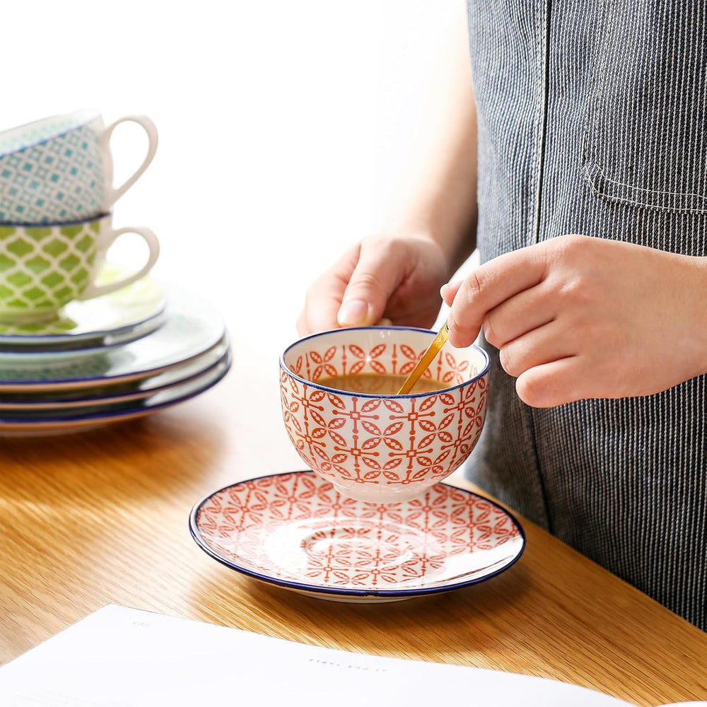 Vancasso Macaron Service à café en porcelaine, service à café coloré 12 pièces pour 4 à 12 personnes, ensemble de tasses, comprend des tasses à café, des soucoupes et des assiettes à dessert