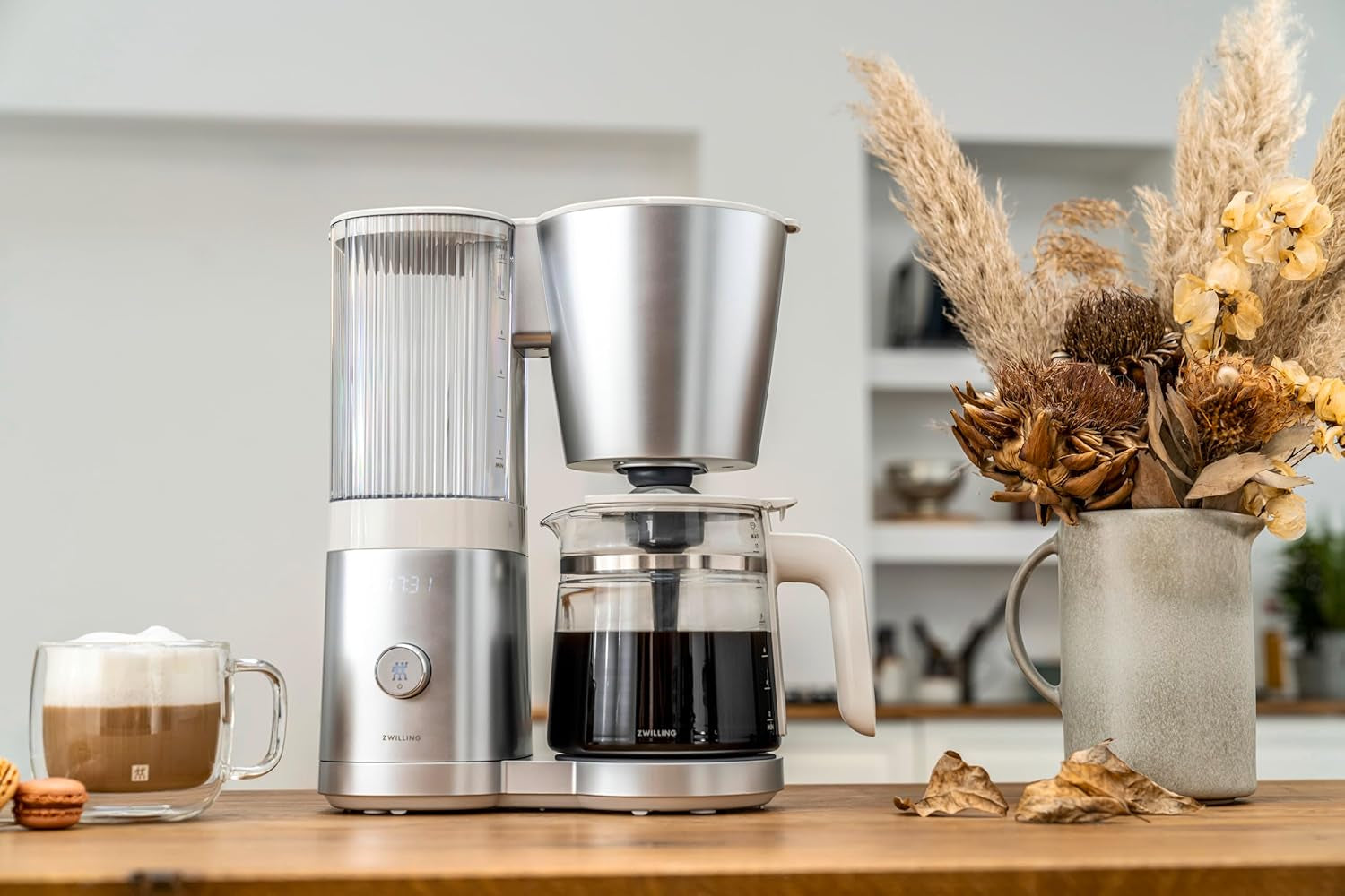 ZWILLING ENFINIGY Machine à expresso à filtre avec carafe en verre de 1,5 L, machine à expresso avec chaudière en acier inoxydable, fonction Blooming et détartrage intelligent, plastique, argent