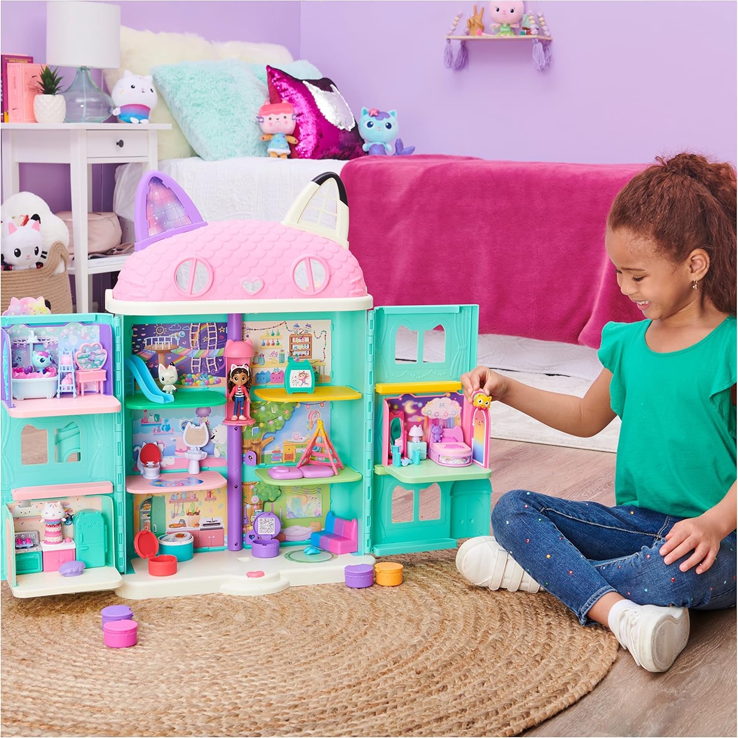Gabby Dollhouse et Gabby Dollhouse Deluxe Room Sweet Dreams Oreiller de chambre à coucher en forme de chat moelleux et 3 accessoires 3 meubles et 2 boîtes surprises Convient aux enfants de 3 ans et plus
