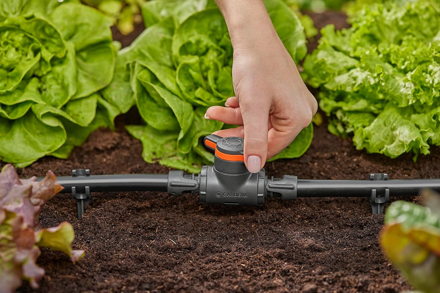 Vanne de régulation et d'arrêt Gardena Micro-Drip-System 13 mm (1/2 pouce) : Arrêt simple des tuyaux et régulation continue du débit d'eau, accessoire pour la pose de tuyaux goutte à goutte (13207-20)