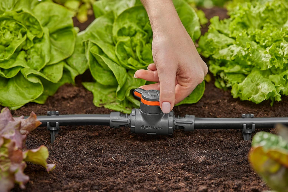Vanne de régulation et d'arrêt Gardena Micro-Drip-System 13 mm (1/2 pouce) : Arrêt simple des tuyaux et régulation continue du débit d'eau, accessoire pour la pose de tuyaux goutte à goutte (13207-20)