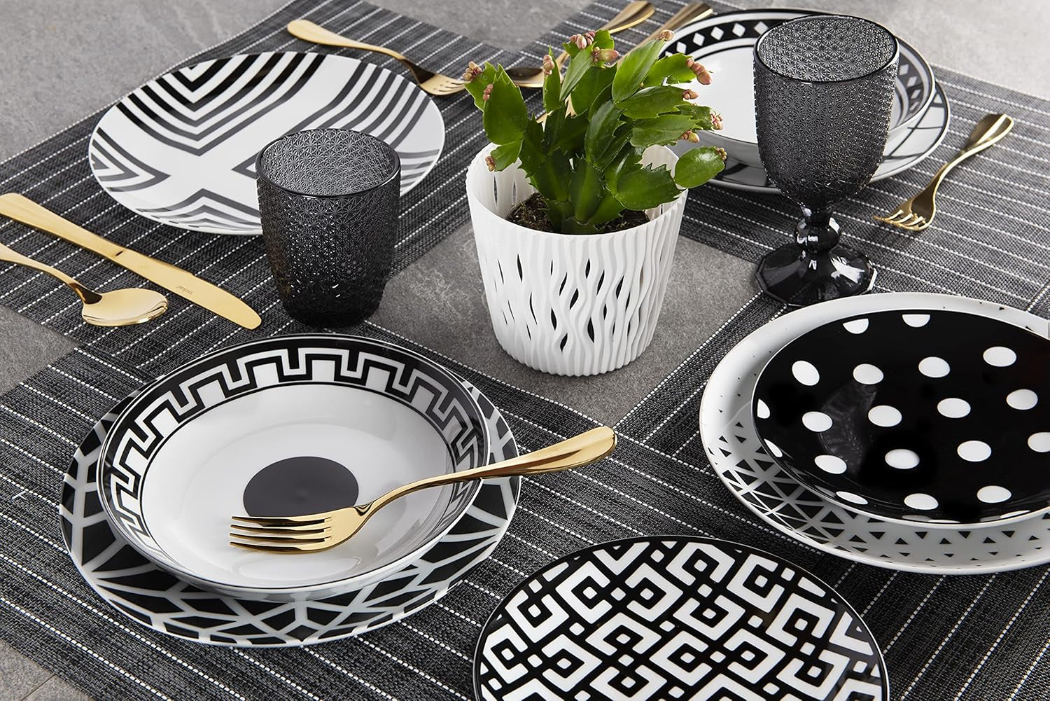 Excelsa Emily service de vaisselle, porcelaine, blanc/noir, 18 pièces