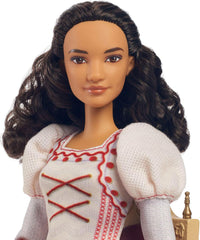 Mattel Wicked Nessarose Poupée mannequin et accessoires, y compris un fauteuil roulant, avec cheveux bruns bouclés, diverses poses et apparence de robe de bal amovible, HXY36