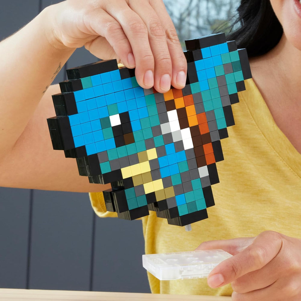 MEGA Pokémon Schiggy - Figurine conçue au look rétro, Pixel Art, 15 cm de large, avec base pour le montage mural, pour les enfants et les adultes, HTH77