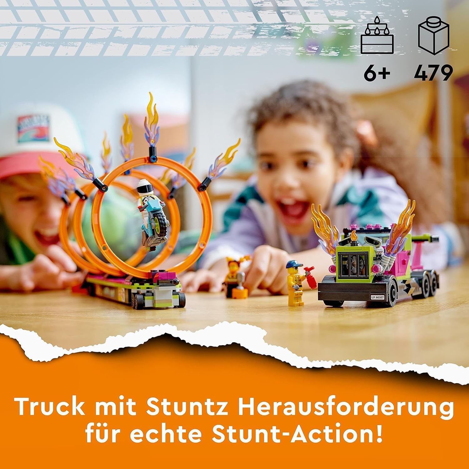 LEGO 60357 City Stuntz Stunttruck mit Feuerreifen-Challenge, mit schwungradbetriebenem Motorradspielzeug und Minifiguren, lustiges Geschenk für Kinder ab 6 Jahren, 2023 Set